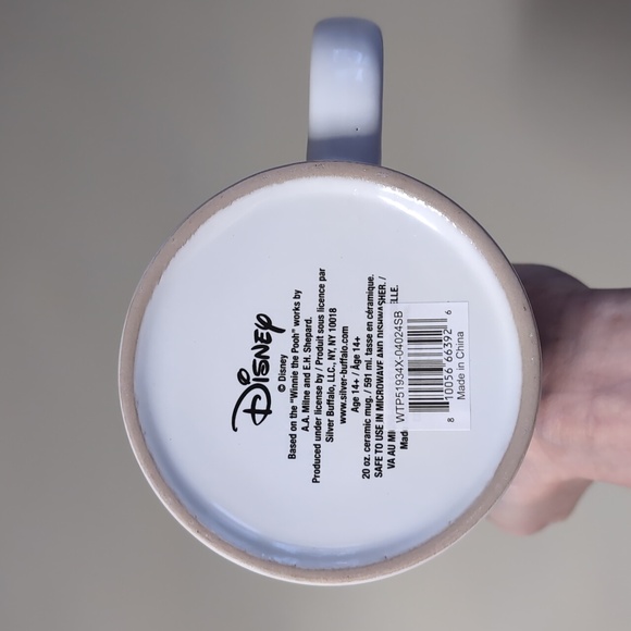 ❌SOLD❌Disney Winnie The Pooh Classic Pooh Bear Mug with Honey Drip Design 🍯 - Picture 6 of 6